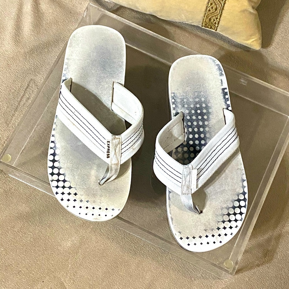 Express Flip Flops